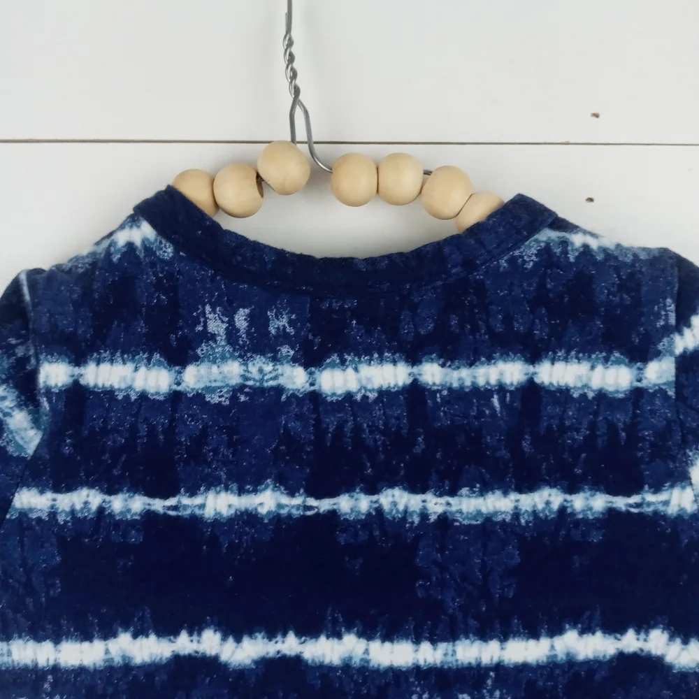 Old Navy boys size 3T blue with white tie dye stripe USA tshirt crewneck